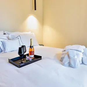 https://etrus-boutique-room.hotels-amalfi.com
